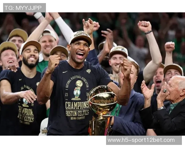 霍福德谈加盟勇士背后的动机经济因素与争冠目标并重 霍福德谈加盟勇士背后的动机经济因素与争冠目标并重