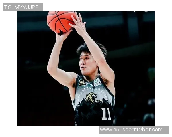 姜伟泽状态低迷全场仅得2分三分球命中率惨淡失误频频影响比赛表现 姜伟泽状态低迷全场仅得2分三分球命中率惨淡失误频频影响比赛表现